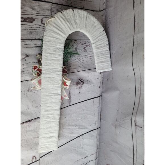 Handmade Candy Cane Wreath With Cardinal Ribbon And Embellishment Pinecone New - Picture 6 of 8